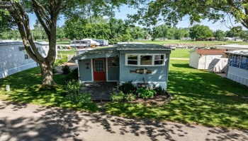 2175 Catawba Road, Port Clinton, 43452, 2 Bedrooms Bedrooms, ,1 BathroomBathrooms,Residential,For Sale,Catawba,20262941