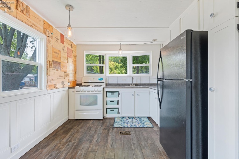 2175 Catawba Road, Port Clinton, 43452, 2 Bedrooms Bedrooms, ,1 BathroomBathrooms,Residential,For Sale,Catawba,20262941