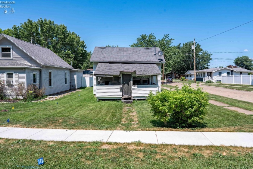 1017 State Street, Port Clinton, 43452, 2 Bedrooms Bedrooms, ,1 BathroomBathrooms,Residential,For Sale,State,20262986