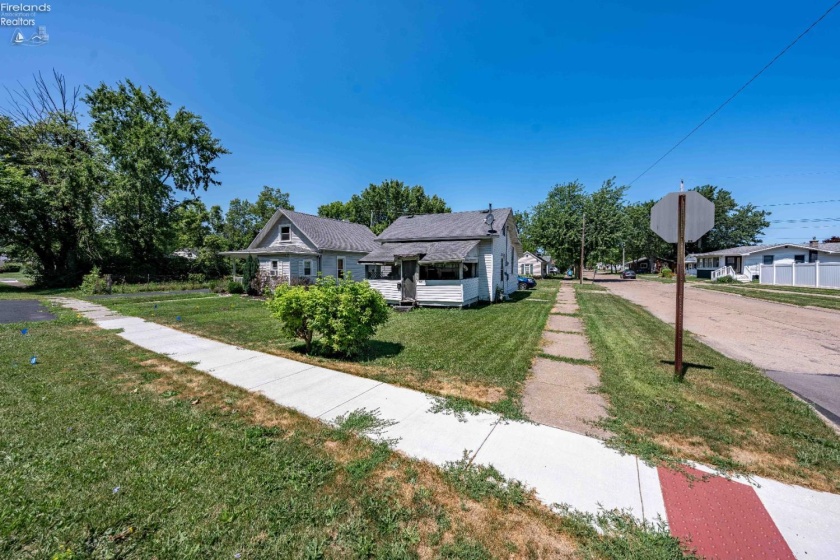 1017 State Street, Port Clinton, 43452, 2 Bedrooms Bedrooms, ,1 BathroomBathrooms,Residential,For Sale,State,20262986