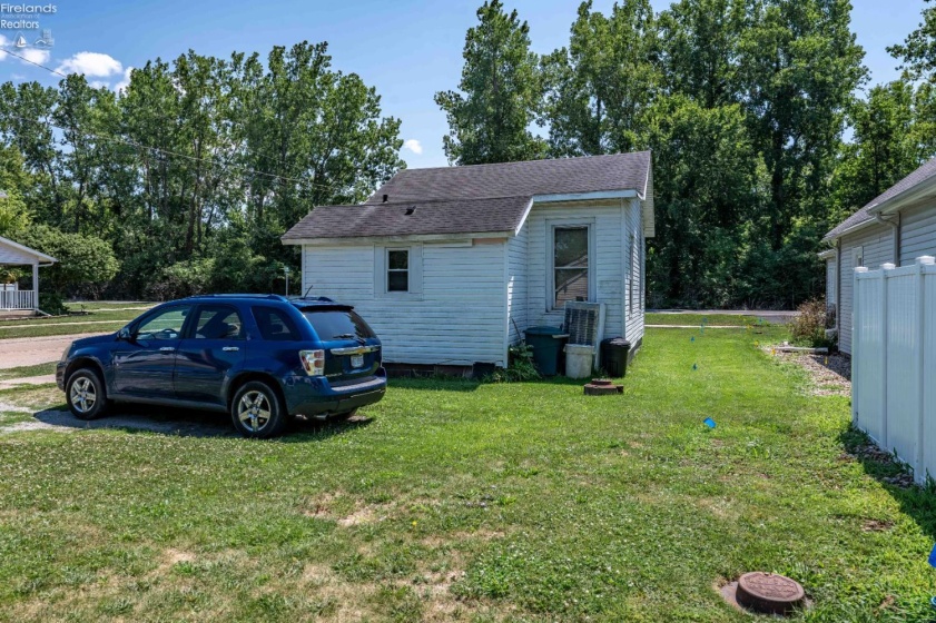 1017 State Street, Port Clinton, 43452, 2 Bedrooms Bedrooms, ,1 BathroomBathrooms,Residential,For Sale,State,20262986