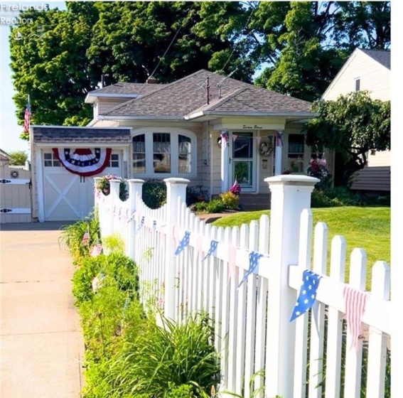 1611 E Erie, Lorain, 44052, 3 Bedrooms Bedrooms, ,2 BathroomsBathrooms,Residential,For Sale,E Erie,20262150