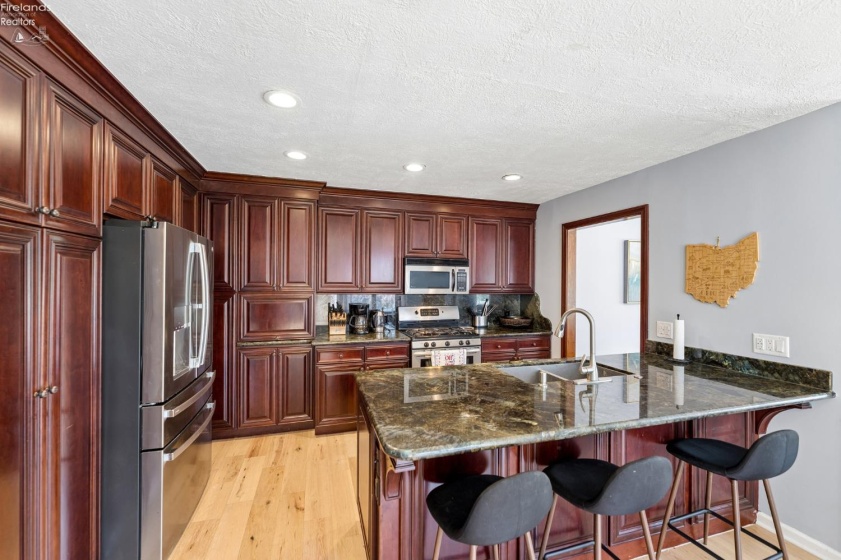 508 Mariner Village, Huron, 44839, 2 Bedrooms Bedrooms, ,3 BathroomsBathrooms,Residential,For Sale,Mariner Village,20263000