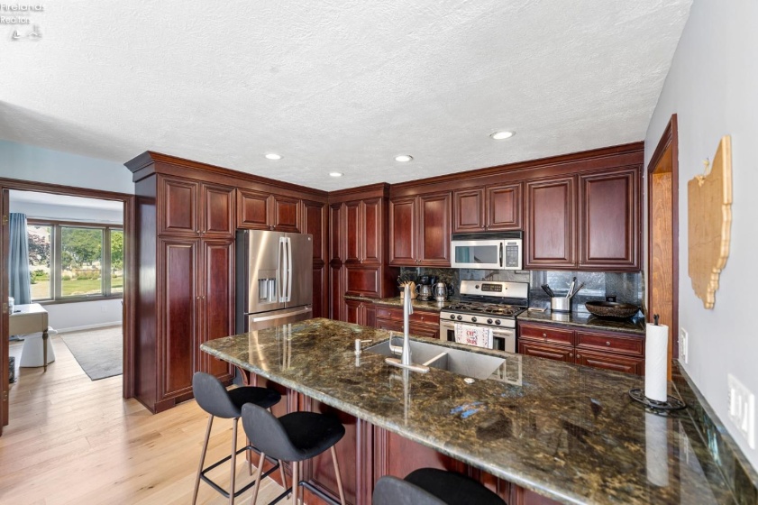 508 Mariner Village, Huron, 44839, 2 Bedrooms Bedrooms, ,3 BathroomsBathrooms,Residential,For Sale,Mariner Village,20263000