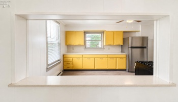 908 Ontario Street, Sandusky, 44870, 2 Bedrooms Bedrooms, ,1 BathroomBathrooms,Residential,For Sale,Ontario,20263002