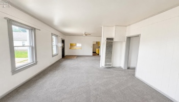 908 Ontario Street, Sandusky, 44870, 2 Bedrooms Bedrooms, ,1 BathroomBathrooms,Residential,For Sale,Ontario,20263002