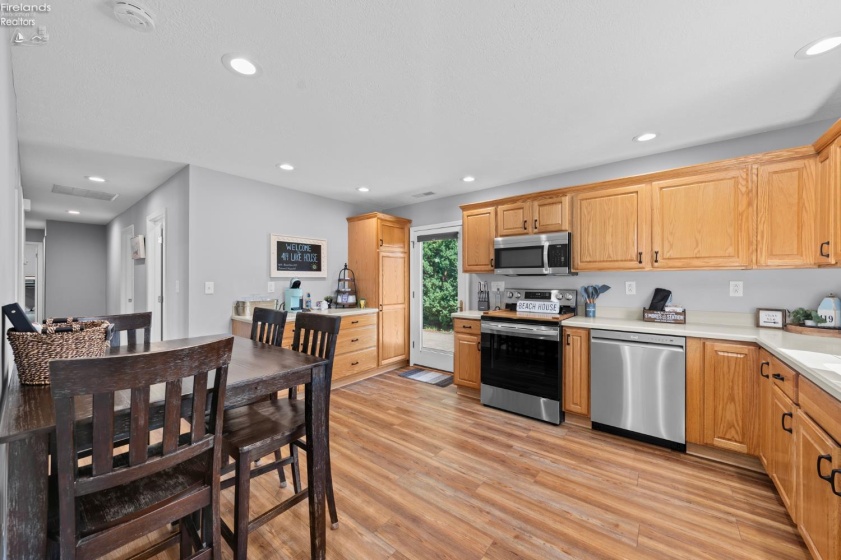 419 Miami Place, Huron, 44839, 2 Bedrooms Bedrooms, ,2 BathroomsBathrooms,Residential,For Sale,Miami,20262765