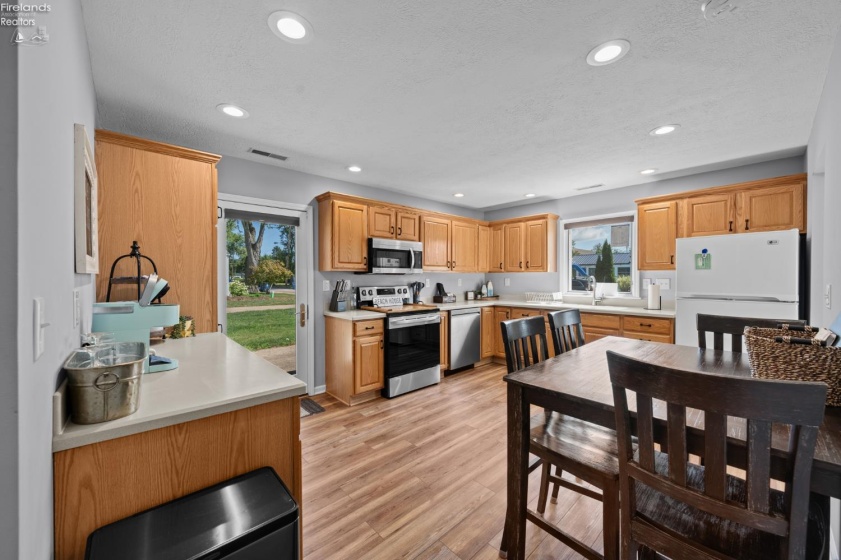 419 Miami Place, Huron, 44839, 2 Bedrooms Bedrooms, ,2 BathroomsBathrooms,Residential,For Sale,Miami,20262765