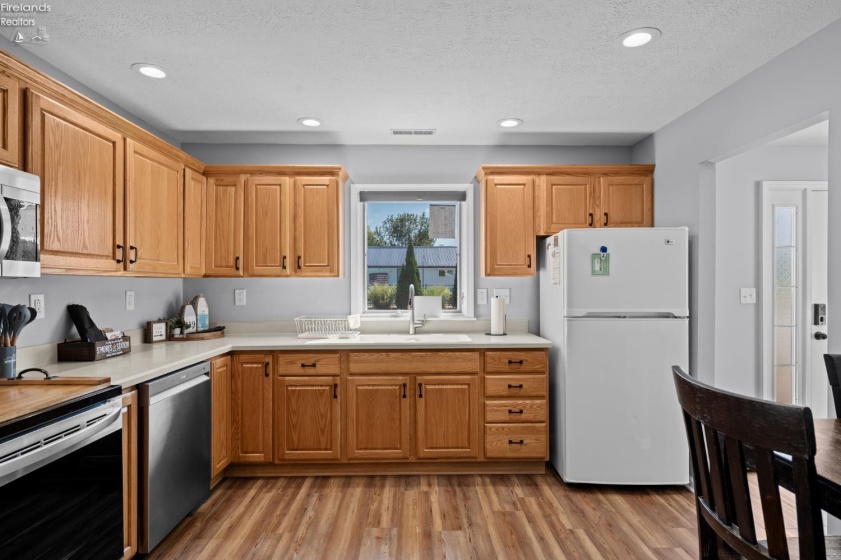 419 Miami Place, Huron, 44839, 2 Bedrooms Bedrooms, ,2 BathroomsBathrooms,Residential,For Sale,Miami,20262765