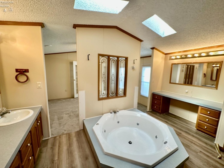 1730 Port Clinton Rd., Fremont, 43420, ,2 BathroomsBathrooms,Residential,For Sale,Port Clinton Rd.,20263009