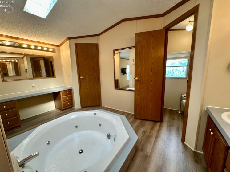 1730 Port Clinton Rd., Fremont, 43420, ,2 BathroomsBathrooms,Residential,For Sale,Port Clinton Rd.,20263009