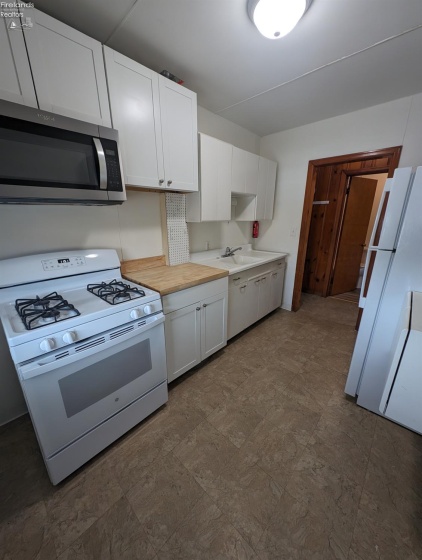 117 Monroe Street, Port Clinton, 43452, ,Multiple Units,For Sale,Monroe,20263018