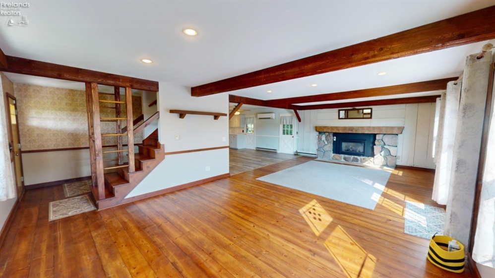201 County Road 198, Fremont, 43420, 4 Bedrooms Bedrooms, ,2 BathroomsBathrooms,Residential,For Sale,County Road 198,20262891