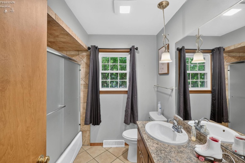 749 Riverside Drive, Woodville, 43469, 5 Bedrooms Bedrooms, ,3 BathroomsBathrooms,Residential,For Sale,Riverside,20263007