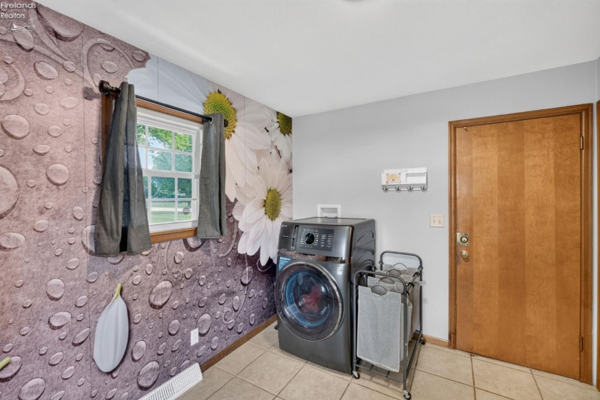 749 Riverside Drive, Woodville, 43469, 5 Bedrooms Bedrooms, ,3 BathroomsBathrooms,Residential,For Sale,Riverside,20263007