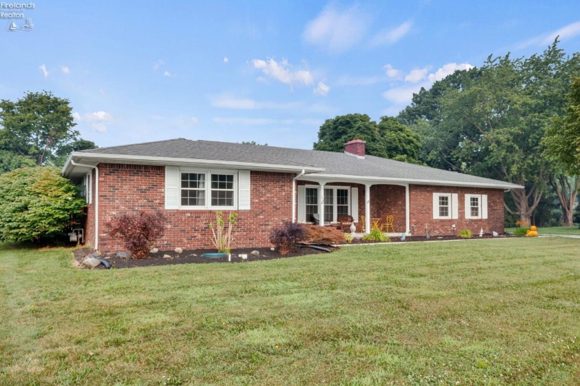 749 Riverside Drive, Woodville, 43469, 5 Bedrooms Bedrooms, ,3 BathroomsBathrooms,Residential,For Sale,Riverside,20263007