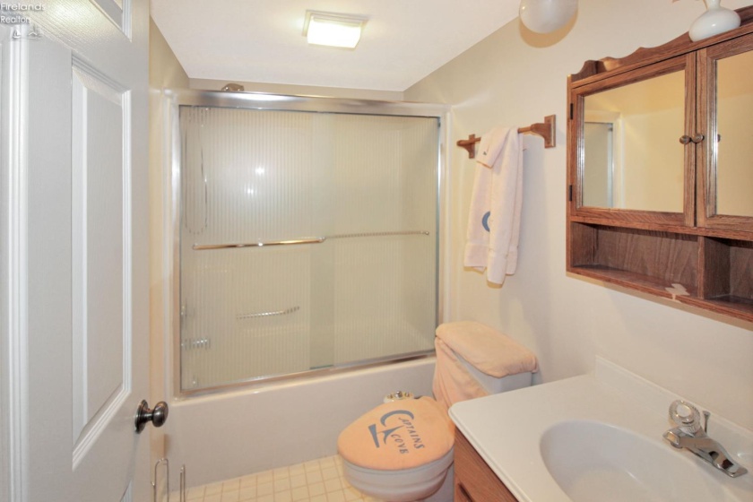 1909 Harbor Road, Port Clinton, 43452, 3 Bedrooms Bedrooms, ,3 BathroomsBathrooms,Residential,For Sale,Harbor,20263016