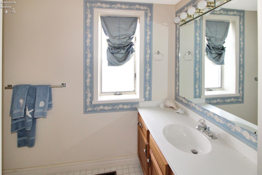 1909 Harbor Road, Port Clinton, 43452, 3 Bedrooms Bedrooms, ,3 BathroomsBathrooms,Residential,For Sale,Harbor,20263016