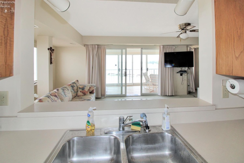 1909 Harbor Road, Port Clinton, 43452, 3 Bedrooms Bedrooms, ,3 BathroomsBathrooms,Residential,For Sale,Harbor,20263016