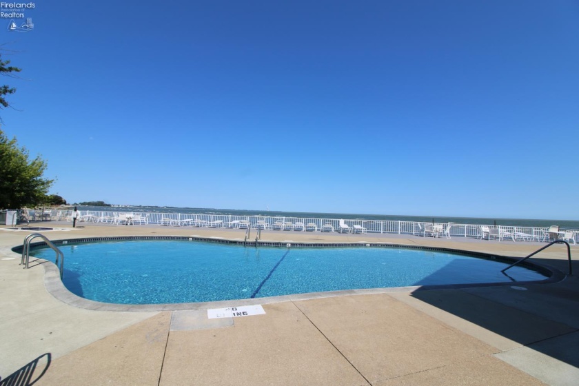 1909 Harbor Road, Port Clinton, 43452, 3 Bedrooms Bedrooms, ,3 BathroomsBathrooms,Residential,For Sale,Harbor,20263016