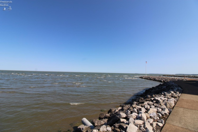 1909 Harbor Road, Port Clinton, 43452, 3 Bedrooms Bedrooms, ,3 BathroomsBathrooms,Residential,For Sale,Harbor,20263016