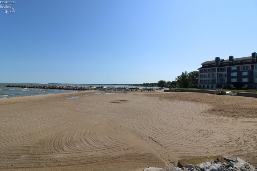 1909 Harbor Road, Port Clinton, 43452, 3 Bedrooms Bedrooms, ,3 BathroomsBathrooms,Residential,For Sale,Harbor,20263016