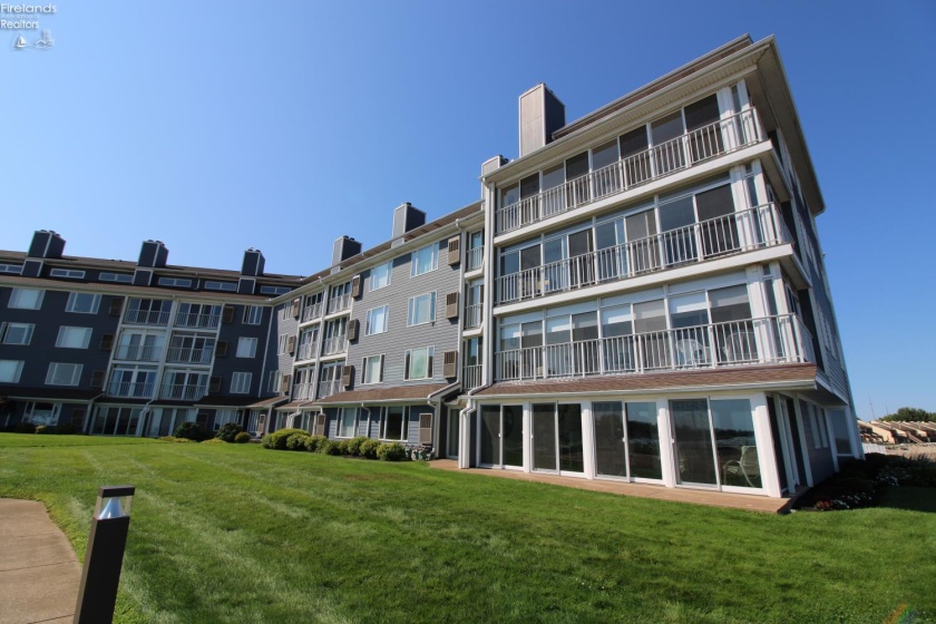 1909 Harbor Road, Port Clinton, 43452, 3 Bedrooms Bedrooms, ,3 BathroomsBathrooms,Residential,For Sale,Harbor,20263016