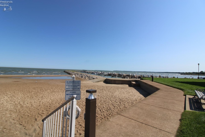 1909 Harbor Road, Port Clinton, 43452, 3 Bedrooms Bedrooms, ,3 BathroomsBathrooms,Residential,For Sale,Harbor,20263016