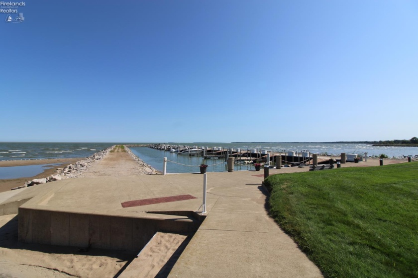 1909 Harbor Road, Port Clinton, 43452, 3 Bedrooms Bedrooms, ,3 BathroomsBathrooms,Residential,For Sale,Harbor,20263016