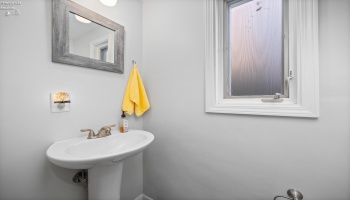 18500 Edgewood Drive, Rocky River, 44116, 3 Bedrooms Bedrooms, ,2 BathroomsBathrooms,Residential,For Sale,Edgewood,20262026 18500 Edgewood Drive, Rocky River, 44116, 3 Bedrooms Bedrooms, ,2 BathroomsBathrooms,Residential,For Sale,Edgewood,20262026