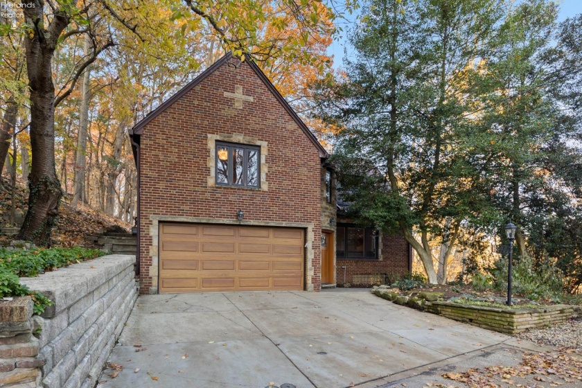 18500 Edgewood Drive, Rocky River, 44116, 3 Bedrooms Bedrooms, ,2 BathroomsBathrooms,Residential,For Sale,Edgewood,20262026