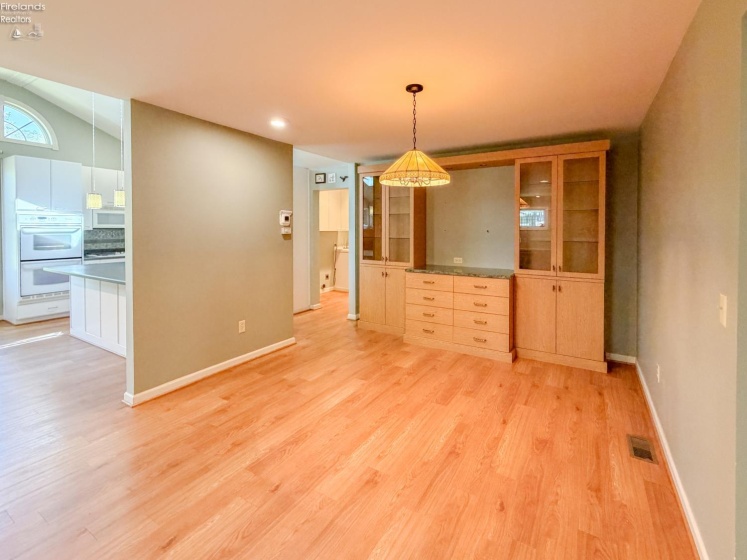 1107 Columbia Avenue, Port Clinton, 43452, 3 Bedrooms Bedrooms, ,2 BathroomsBathrooms,Residential,For Sale,Columbia,20262955