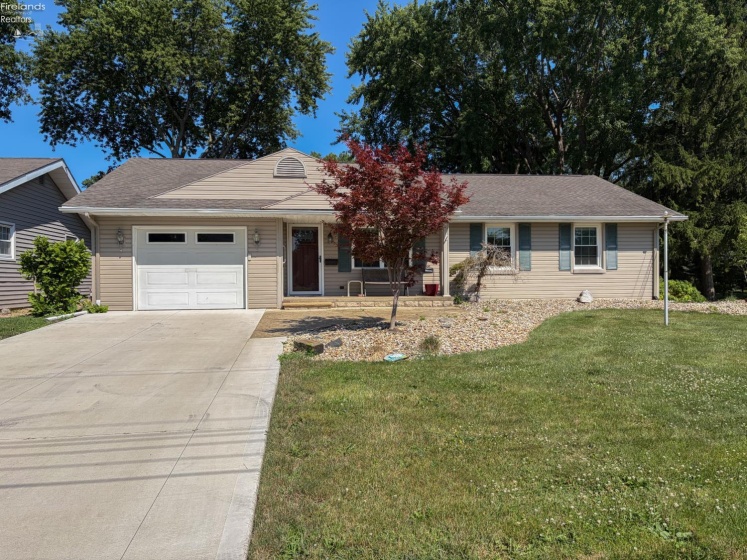 1107 Columbia Avenue, Port Clinton, 43452, 3 Bedrooms Bedrooms, ,2 BathroomsBathrooms,Residential,For Sale,Columbia,20262955