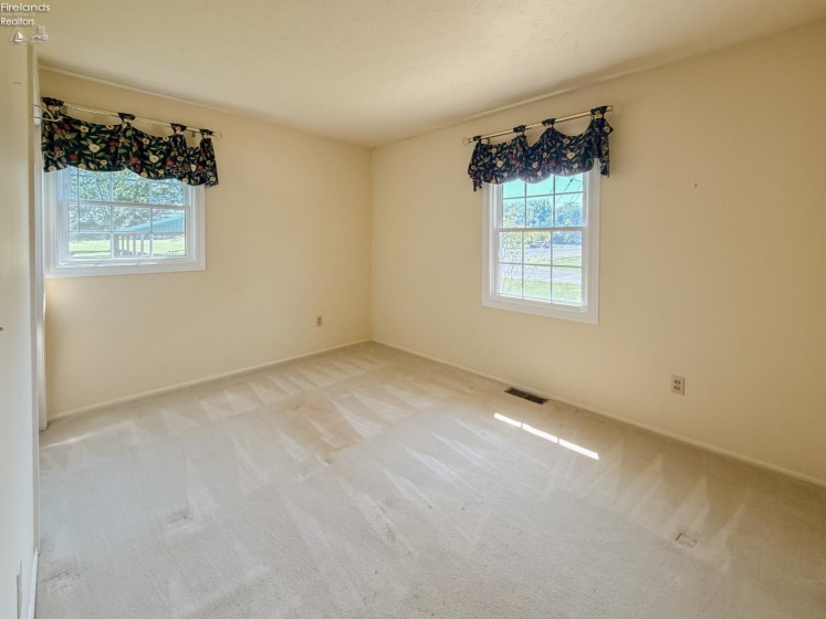 1107 Columbia Avenue, Port Clinton, 43452, 3 Bedrooms Bedrooms, ,2 BathroomsBathrooms,Residential,For Sale,Columbia,20262955