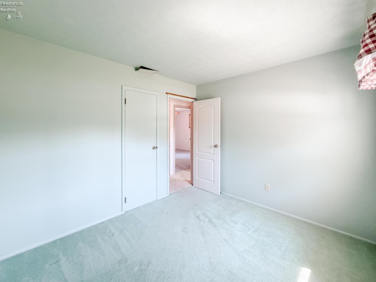 1107 Columbia Avenue, Port Clinton, 43452, 3 Bedrooms Bedrooms, ,2 BathroomsBathrooms,Residential,For Sale,Columbia,20262955