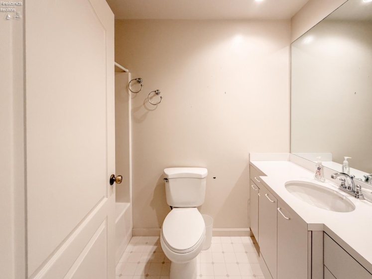 1107 Columbia Avenue, Port Clinton, 43452, 3 Bedrooms Bedrooms, ,2 BathroomsBathrooms,Residential,For Sale,Columbia,20262955