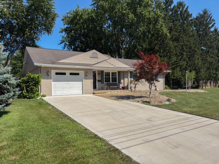 1107 Columbia Avenue, Port Clinton, 43452, 3 Bedrooms Bedrooms, ,2 BathroomsBathrooms,Residential,For Sale,Columbia,20262955
