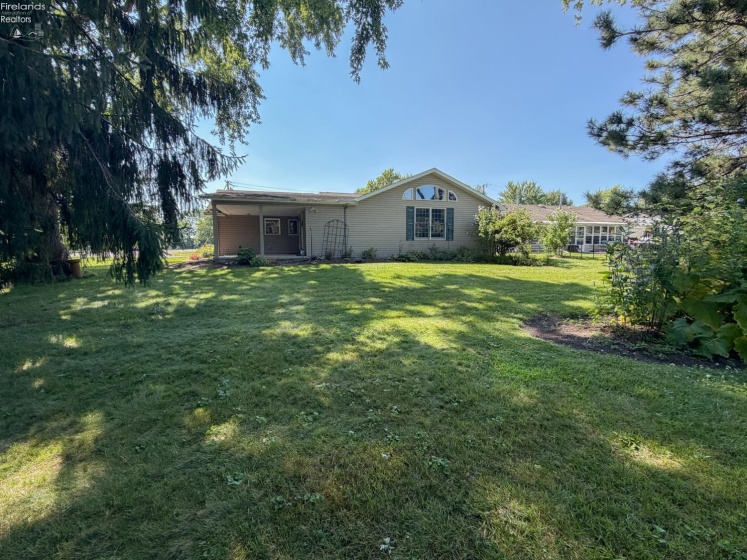 1107 Columbia Avenue, Port Clinton, 43452, 3 Bedrooms Bedrooms, ,2 BathroomsBathrooms,Residential,For Sale,Columbia,20262955