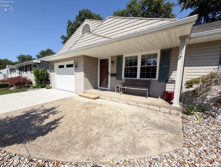 1107 Columbia Avenue, Port Clinton, 43452, 3 Bedrooms Bedrooms, ,2 BathroomsBathrooms,Residential,For Sale,Columbia,20262955