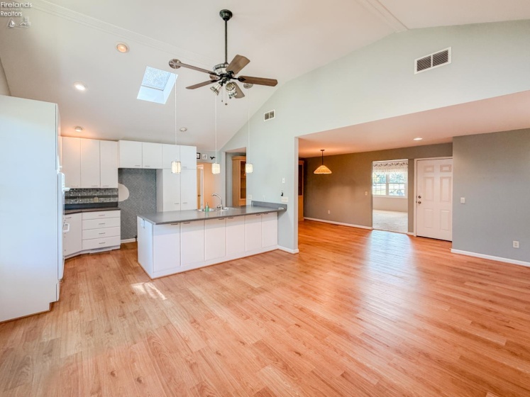 1107 Columbia Avenue, Port Clinton, 43452, 3 Bedrooms Bedrooms, ,2 BathroomsBathrooms,Residential,For Sale,Columbia,20262955
