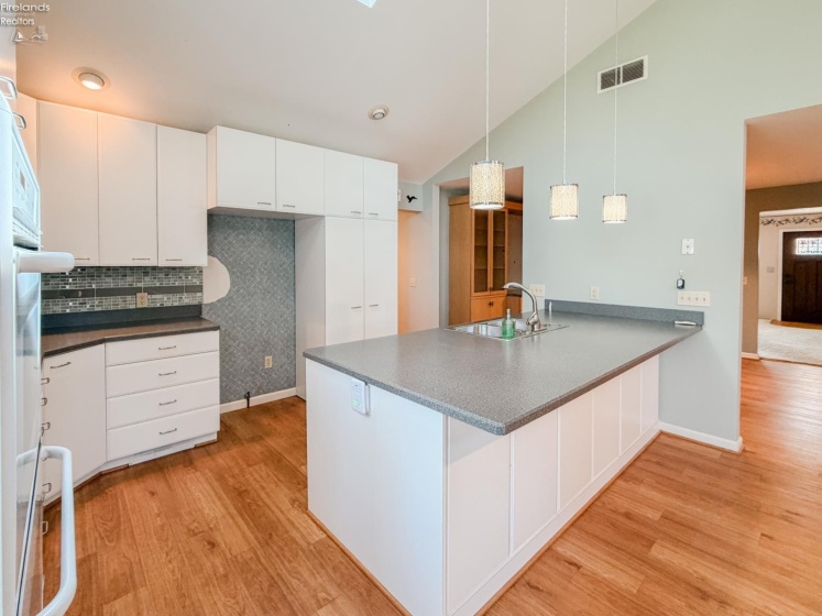 1107 Columbia Avenue, Port Clinton, 43452, 3 Bedrooms Bedrooms, ,2 BathroomsBathrooms,Residential,For Sale,Columbia,20262955