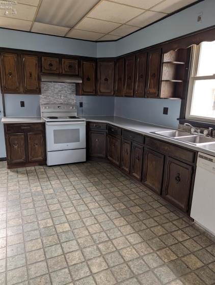 215 Perry Street, Tiffin, 44818, 4 Bedrooms Bedrooms, ,1 BathroomBathrooms,Residential,For Sale,Perry,20263030