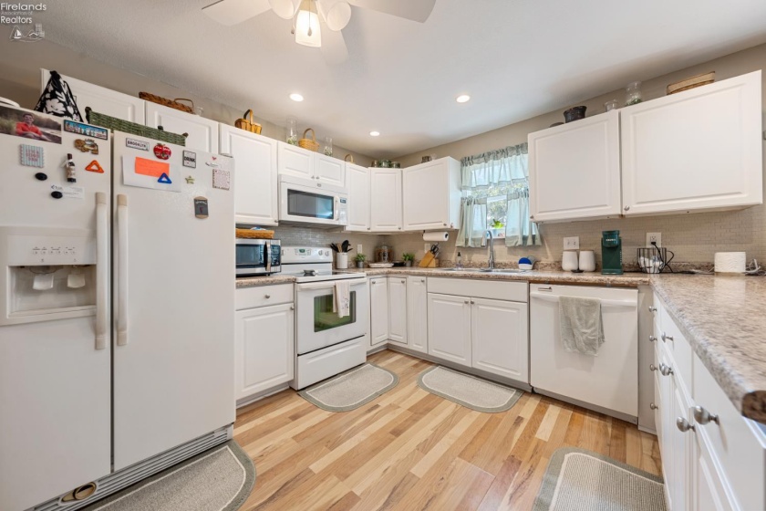 204 Bellevue Avenue, Sandusky, 44870, 3 Bedrooms Bedrooms, ,1 BathroomBathrooms,Residential,For Sale,Bellevue,20263037