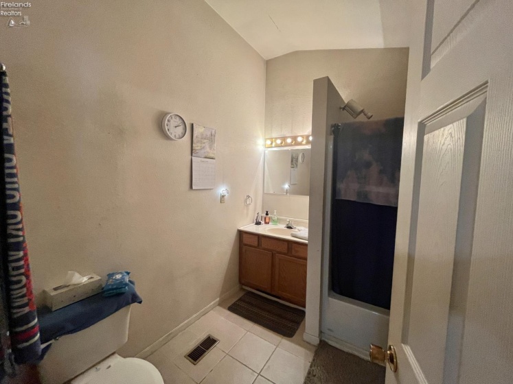 199 Circular Street, Tiffin, 44883, 2 Bedrooms Bedrooms, ,1 BathroomBathrooms,Residential,For Sale,Circular,20263038