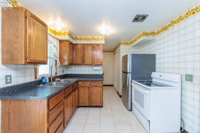 582 Highbridge Road, Vermilion, 44089, 3 Bedrooms Bedrooms, ,2 BathroomsBathrooms,Residential,For Sale,Highbridge,20263015