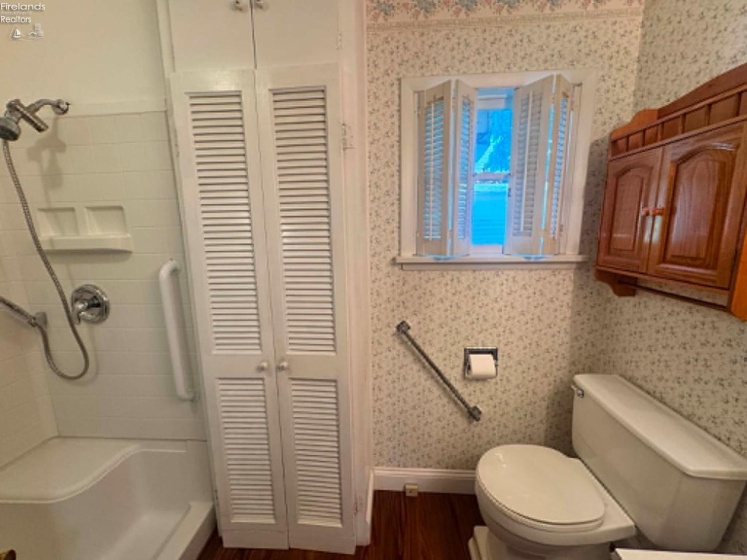 1027 Tiffin Avenue, Sandusky, 44870, 3 Bedrooms Bedrooms, ,1 BathroomBathrooms,Residential,For Sale,Tiffin,20263024