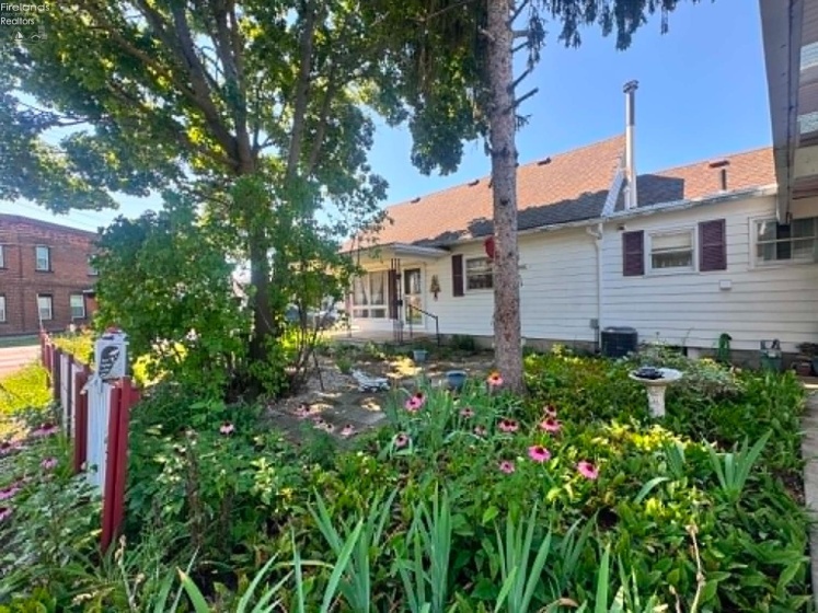 1027 Tiffin Avenue, Sandusky, 44870, 3 Bedrooms Bedrooms, ,1 BathroomBathrooms,Residential,For Sale,Tiffin,20263024