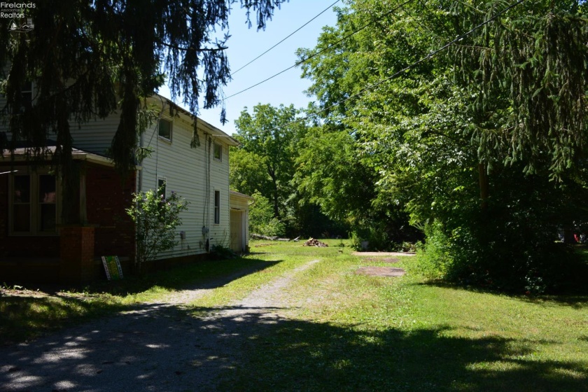 419 Barker Street, Wellington, 44090, 4 Bedrooms Bedrooms, ,2 BathroomsBathrooms,Residential,For Sale,Barker,20263041