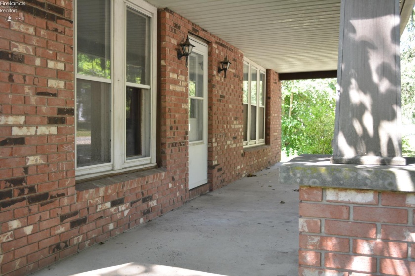 419 Barker Street, Wellington, 44090, 4 Bedrooms Bedrooms, ,2 BathroomsBathrooms,Residential,For Sale,Barker,20263041