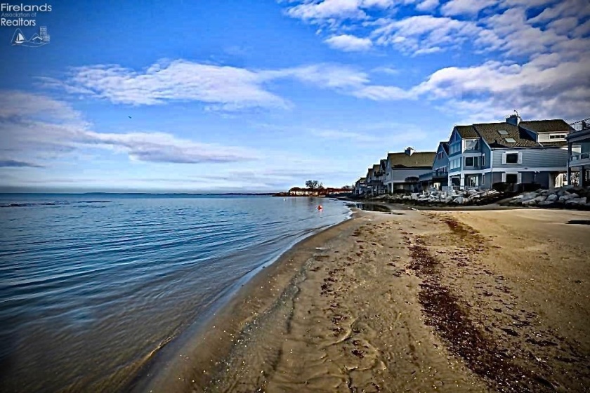 1609 Waters Edge Drive, Port Clinton, 43452, 3 Bedrooms Bedrooms, ,3 BathroomsBathrooms,Residential,For Sale,Waters Edge,20263048